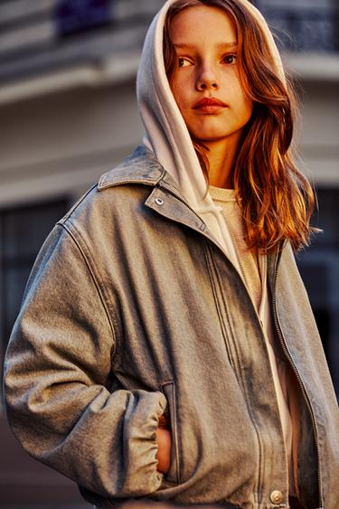 SWEATJACKE MIT REISSVERSCHLUSS CLOSED © - Cremefarben von Zara