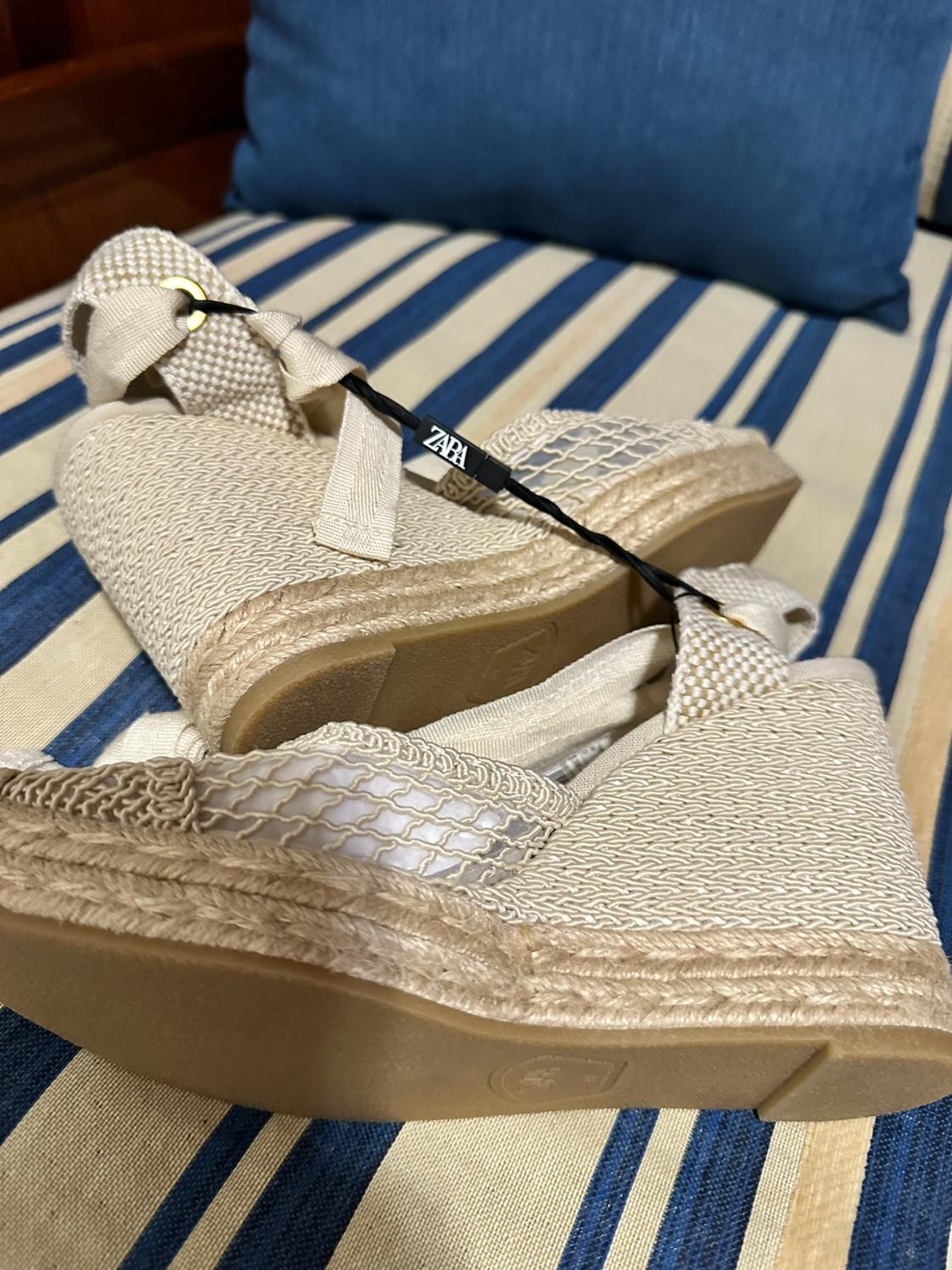 WOVEN WEDGE SANDALS - Image 4