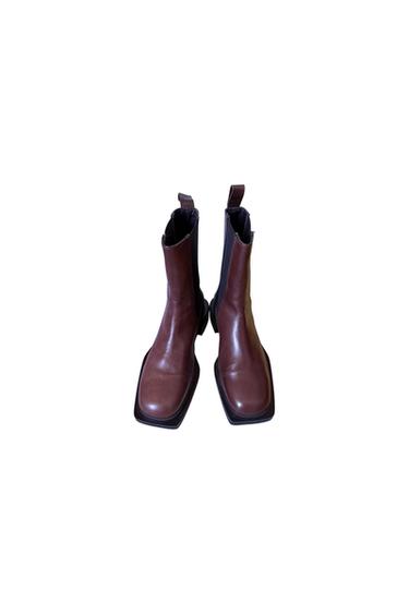 LEATHER CHELSEA BOOTS