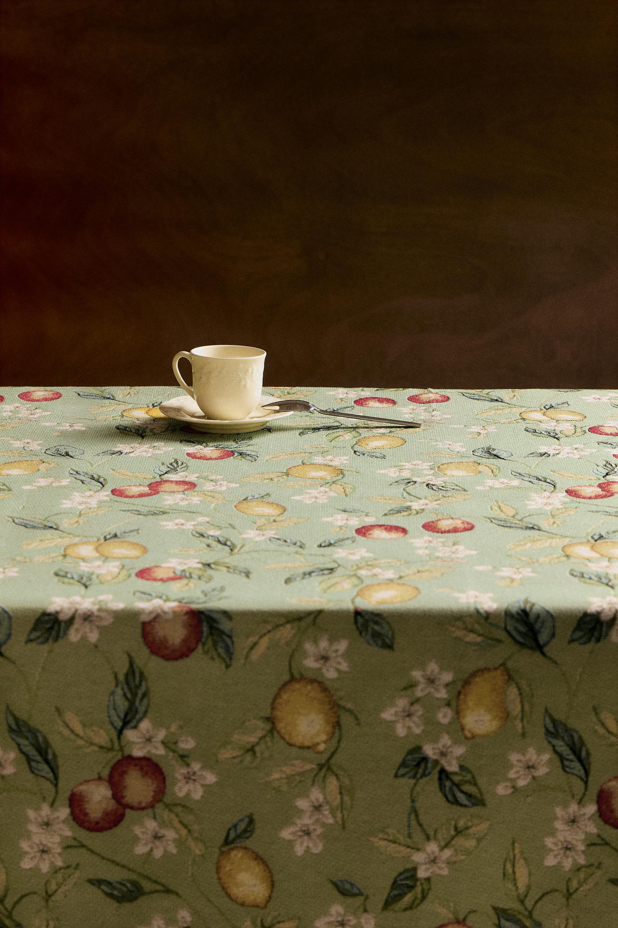 FRUIT JACQUARD TABLECLOTH