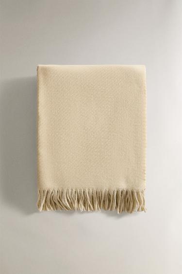 PLAIN TEXTURED THROW - Ecru by Zara - Image 3
