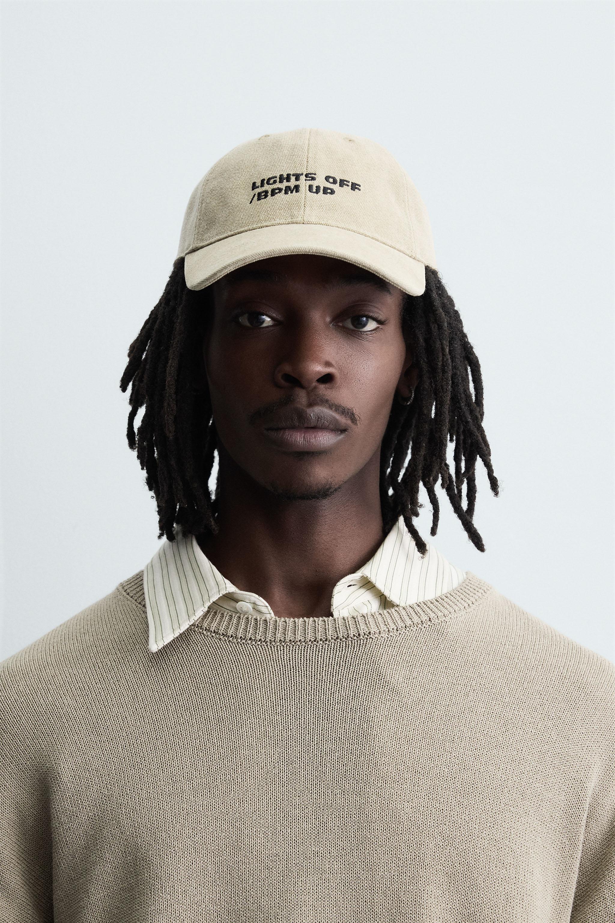 CONTRAST EMBROIDERY CAP