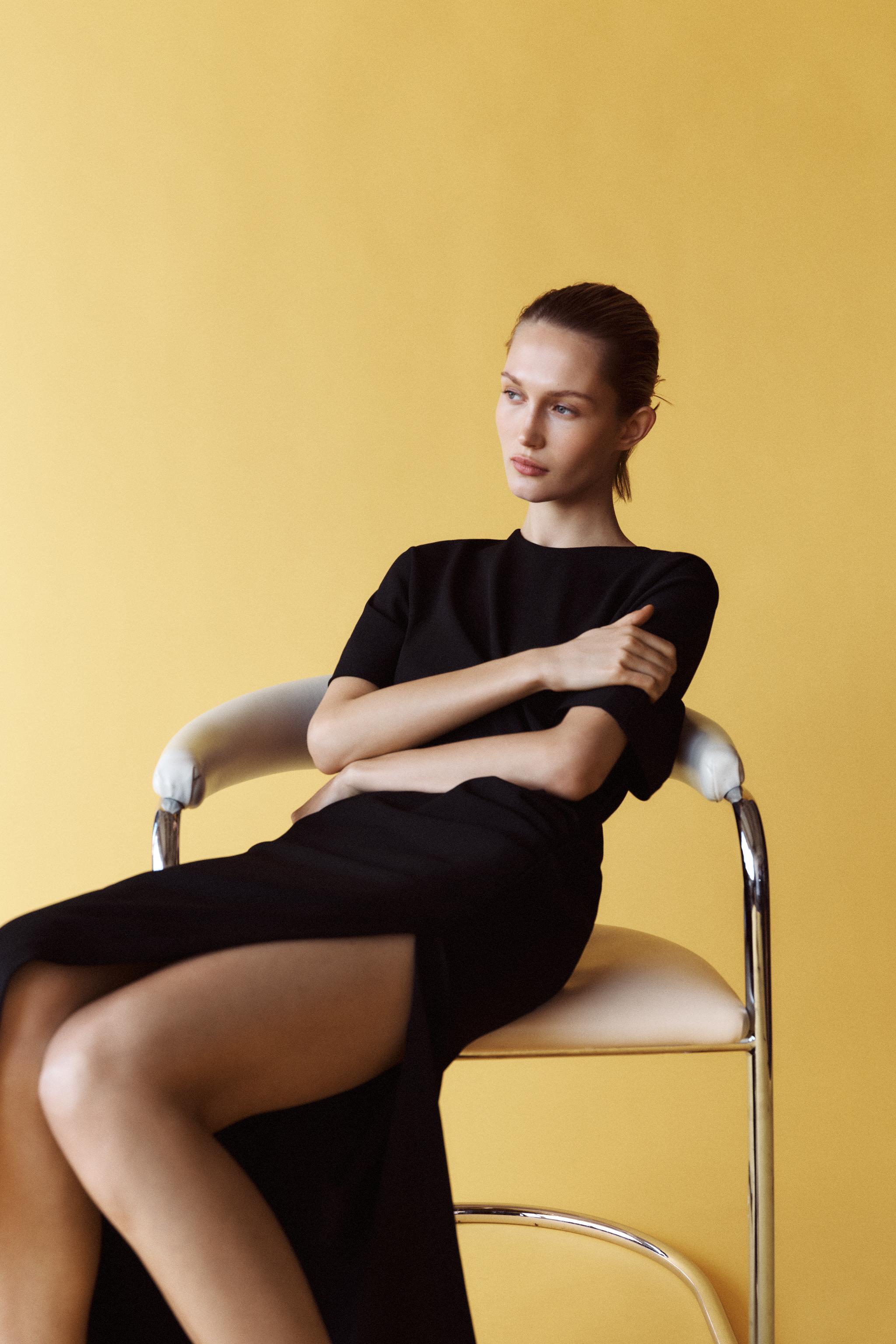 【ZARA】ギャザーミディ丈ワンピース ZARA ギャザーディテール入りミディ丈ワンピース【新品未使用