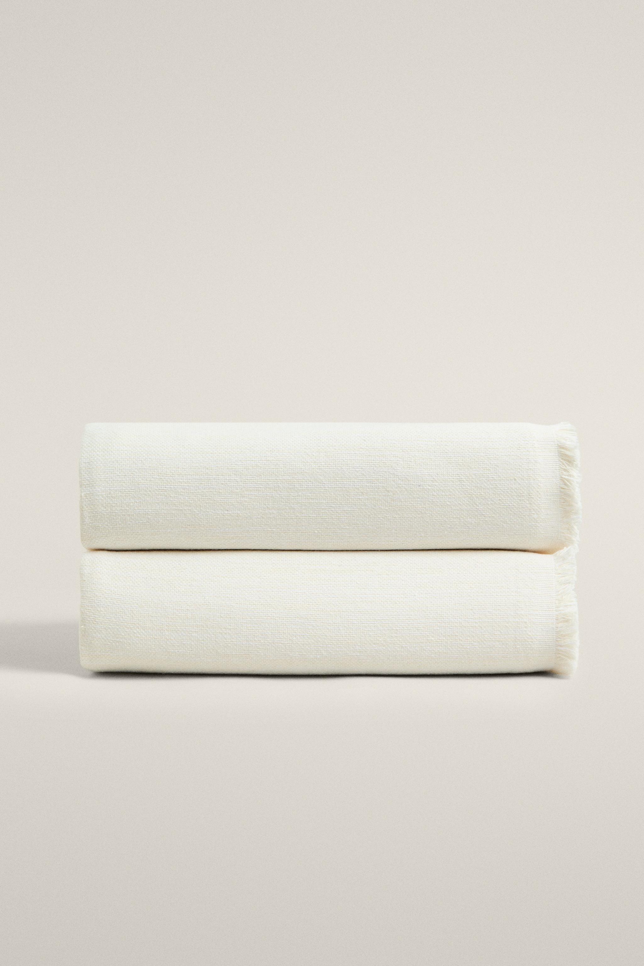 PLAIN MULTIPURPOSE BLANKET