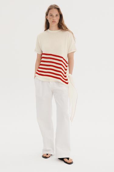 توب محبوك مخطط غير متماثل - THE ITEM ZARA WOMAN - أبيض / أحمر الخاص بـ Zara