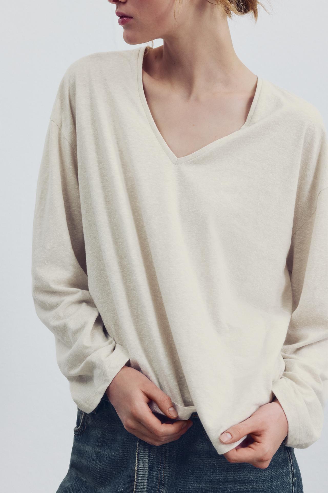 V-NECK T-SHIRT — stone