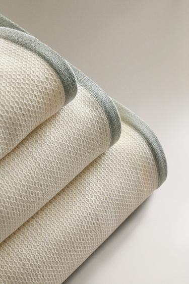 TEXTURED BATH TOWEL WITH TOPSTITCHING - Blue / Green by Zara - Image 1