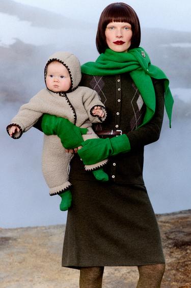 ΦΟΡΜΑ ΜΕ ΣΥΝΘΕΤΙΚΟ ΜΑΛΛΙ ΠΡΟΒΑΤΟΥ ΜΕ ΕΝΤΟΝΕΣ ΑΝΤΙΘΕΣΕΙΣ - Μπεζ του Zara