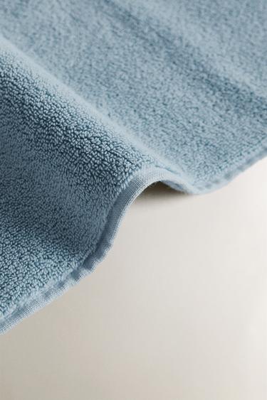 SERVIETTE DE BAIN EXTRA-DOUCE DOUBLE FRISE - Bleu clair de Zara - Image 3