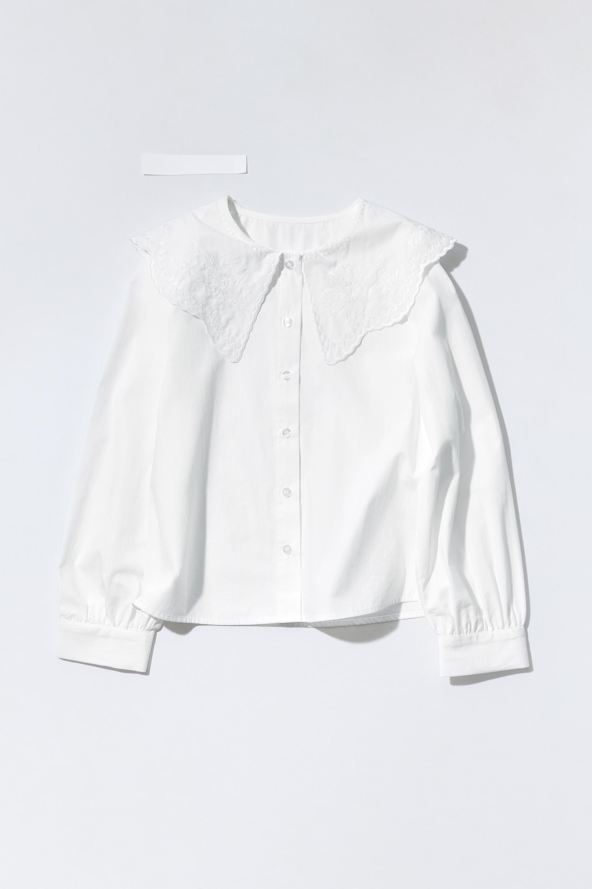 EMBROIDERED PETER PAN COLLAR SHIRT — White