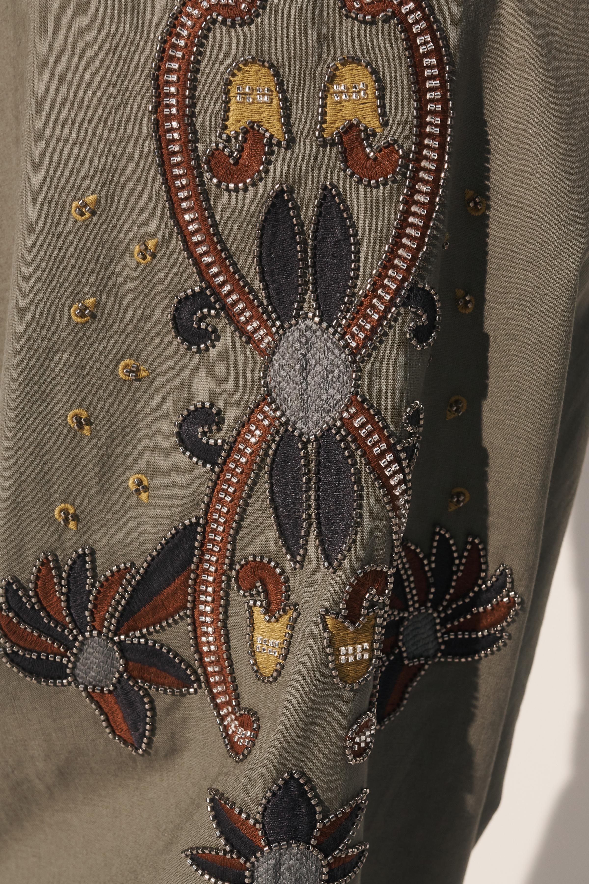 CONTRAST EMBROIDERED LINEN-COTTON PANTS