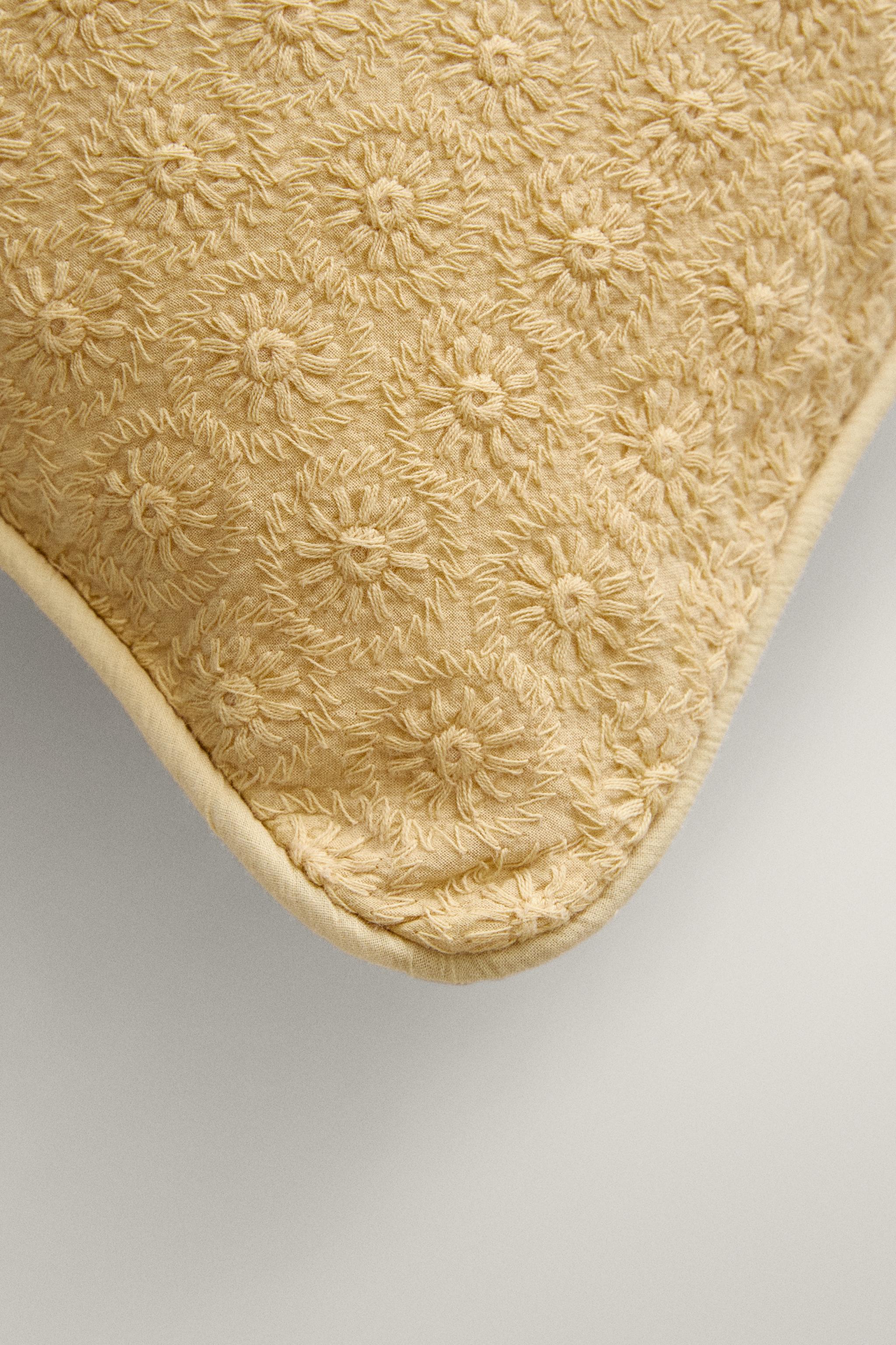 FLORAL EMBROIDERED THROW PILLOW COVER — Light yellow