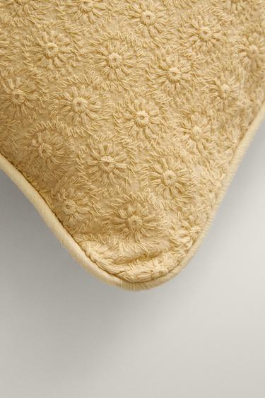 FLORAL EMBROIDERED THROW PILLOW COVER — Light yellow 2