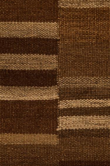 STRIPED RUG WITH FRINGING - Brown by Zara