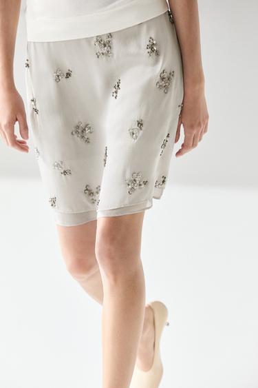 Minijupe ornée de perles -  de Zara