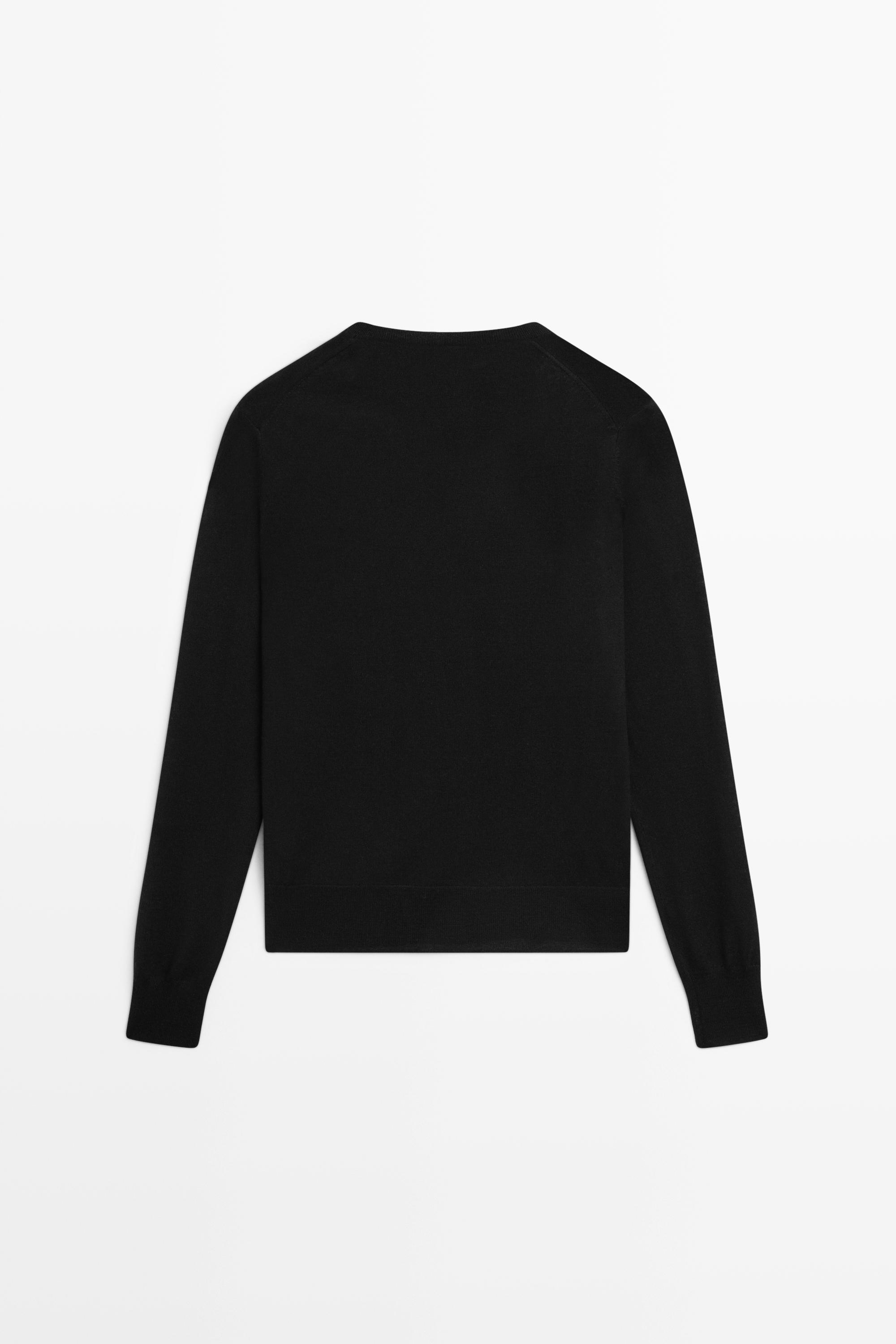 100% wool knit round neck sweater
