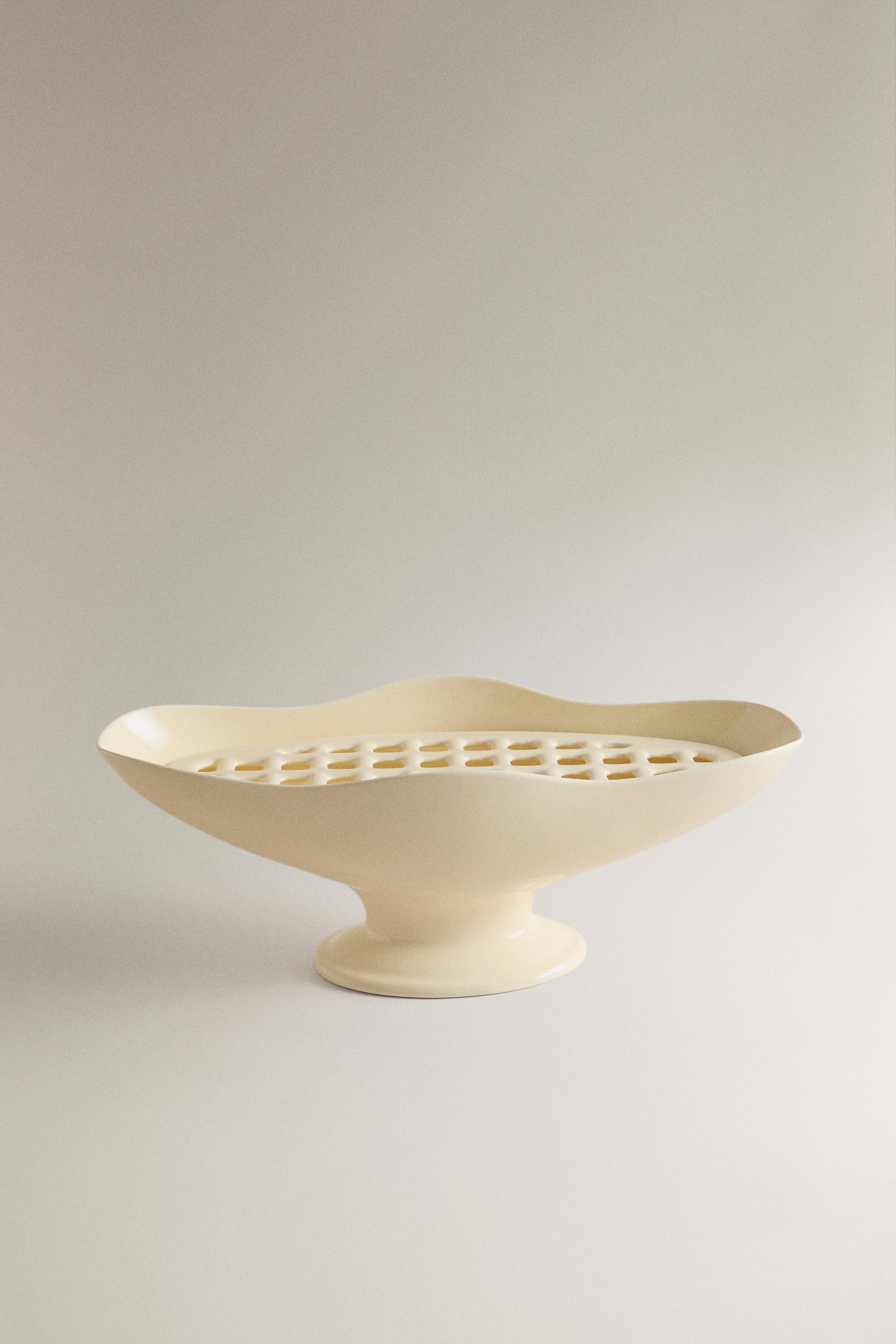 Zara LARGE OVAL WAVY VASE STUDIO MARY LENNOX