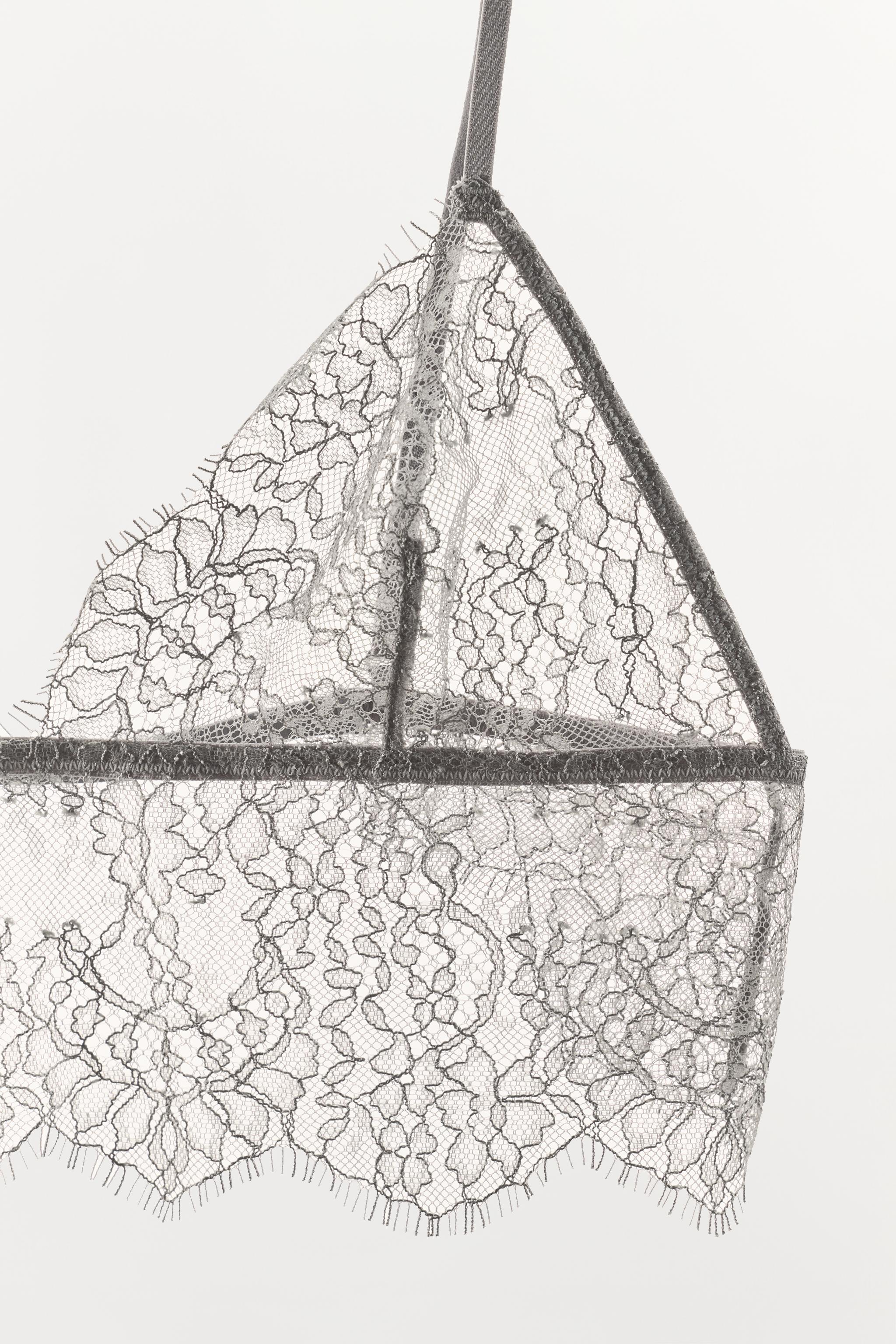 SOUTIEN-GORGE TRIANGLE EN DENTELLE