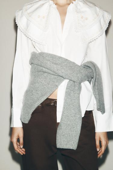 CAMISA POPELÓIN CUELLO BOBO BORDADOS - Blanco roto de Zara
