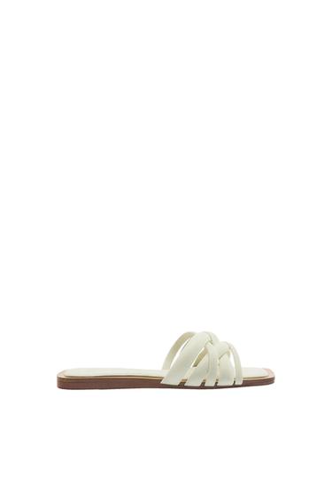 FLAT STRAPPY SANDALS