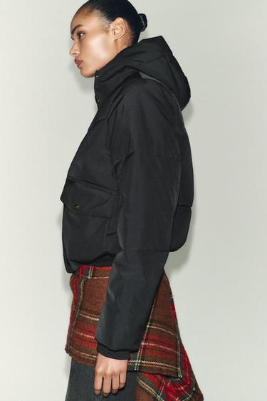 ANORAK COURT À CAPUCHE DÉPERLANT ET COUPE-VENT - Noir de Zara