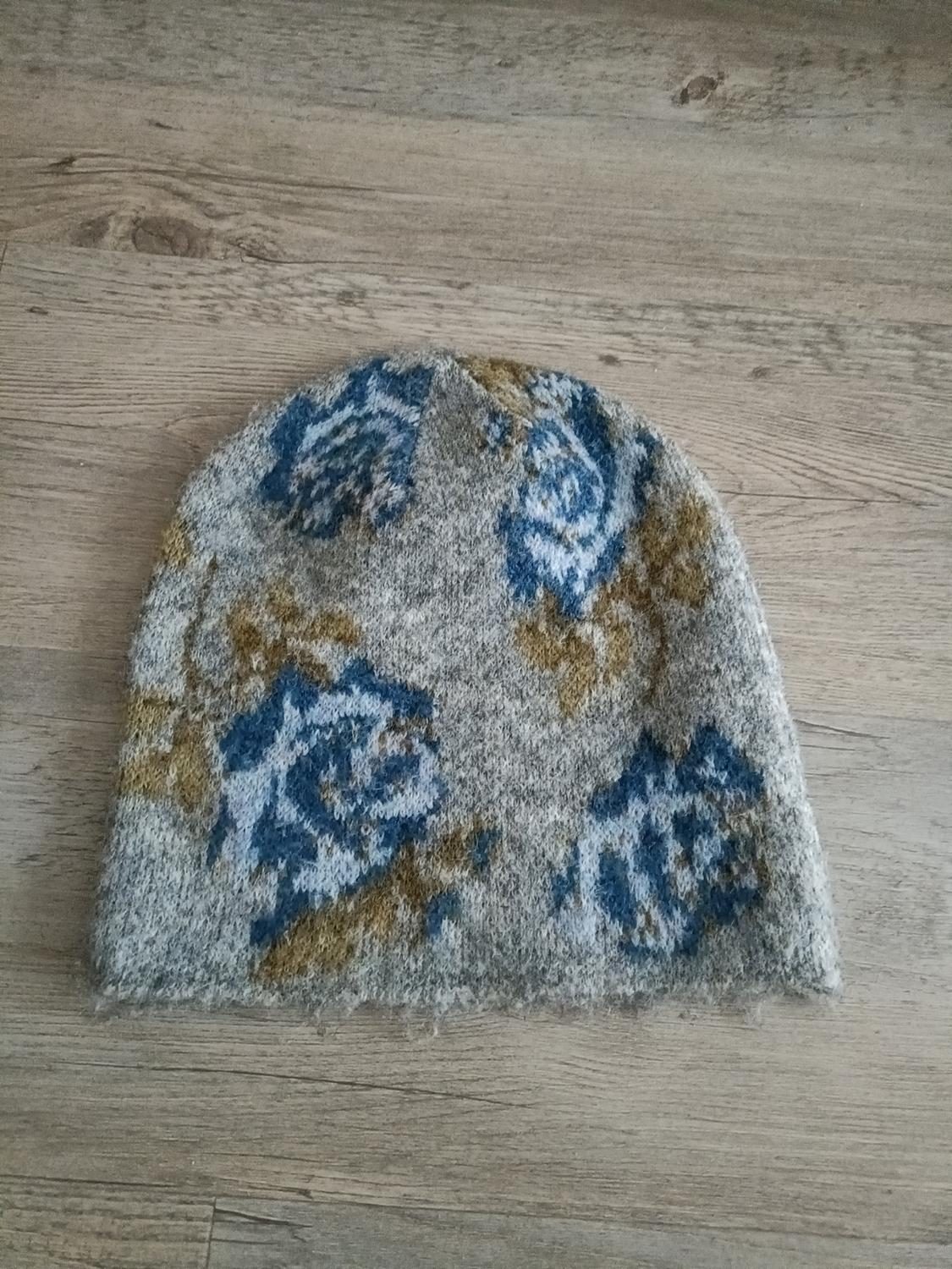 FLORAL KNIT BEANIE