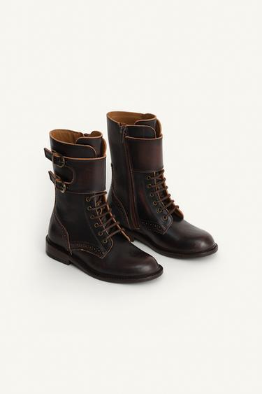 BOTES DE PELL AMB CORDONS LIMITED EDITION - Marró de Zara