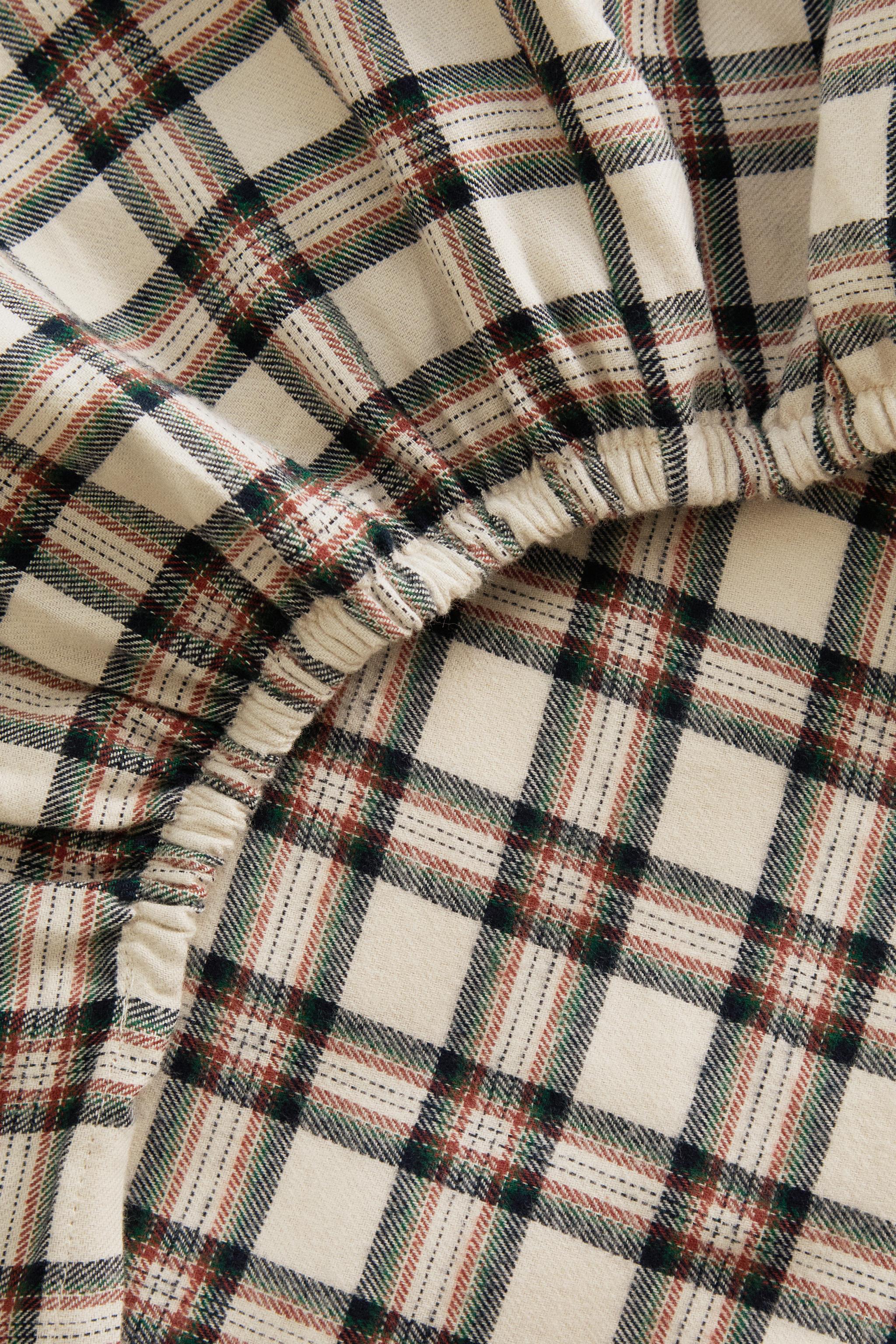 CHILDREN’S CHRISTMAS CHECK FLANNEL FITTED SHEET