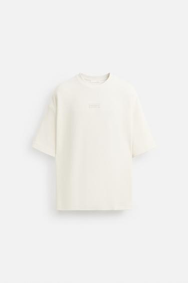 تيشرت بتصميم عمودي - أبيض مكسور by Zara
