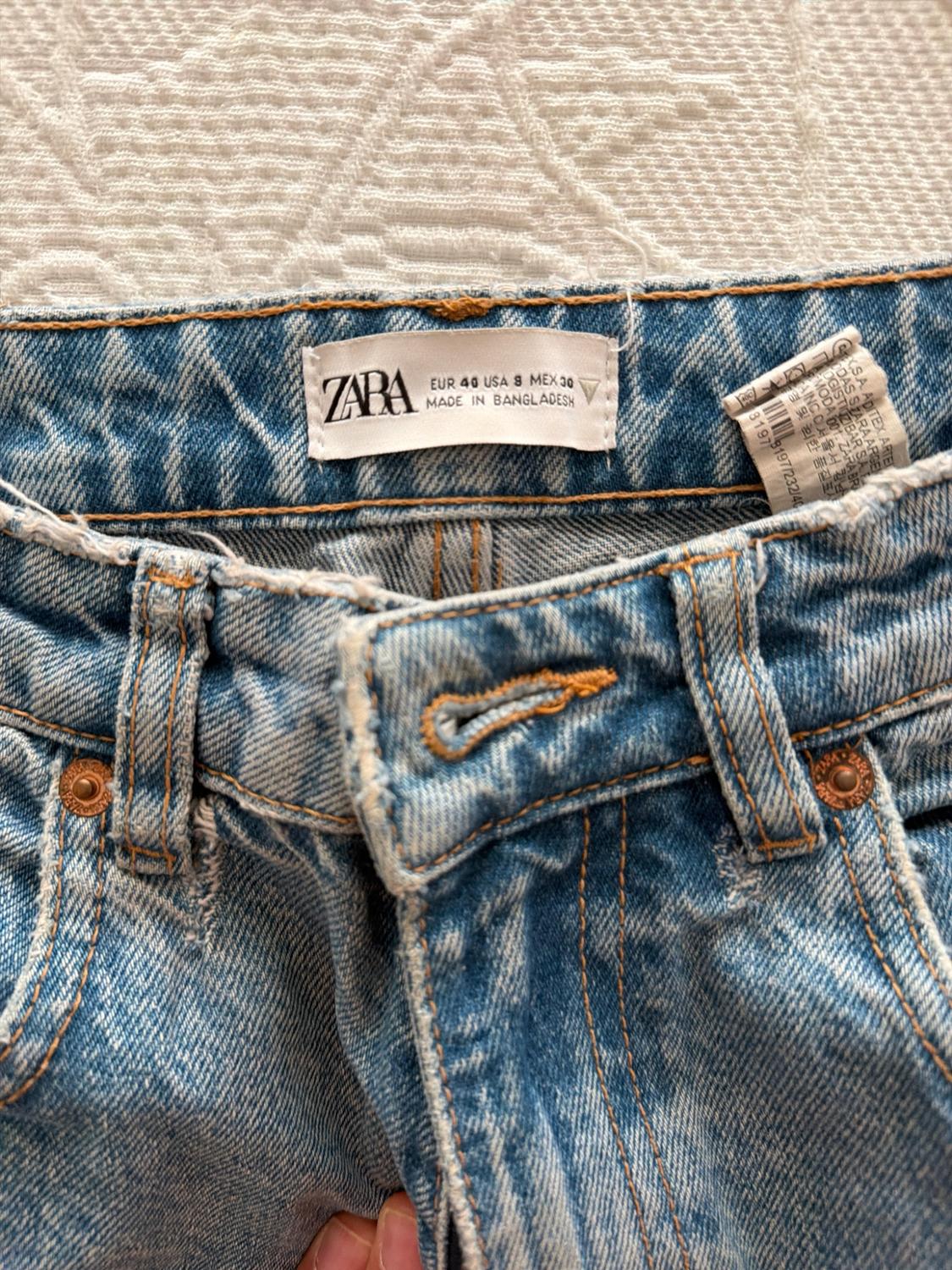 AUTHENTIC DENIM MOM JEANS - Image 2