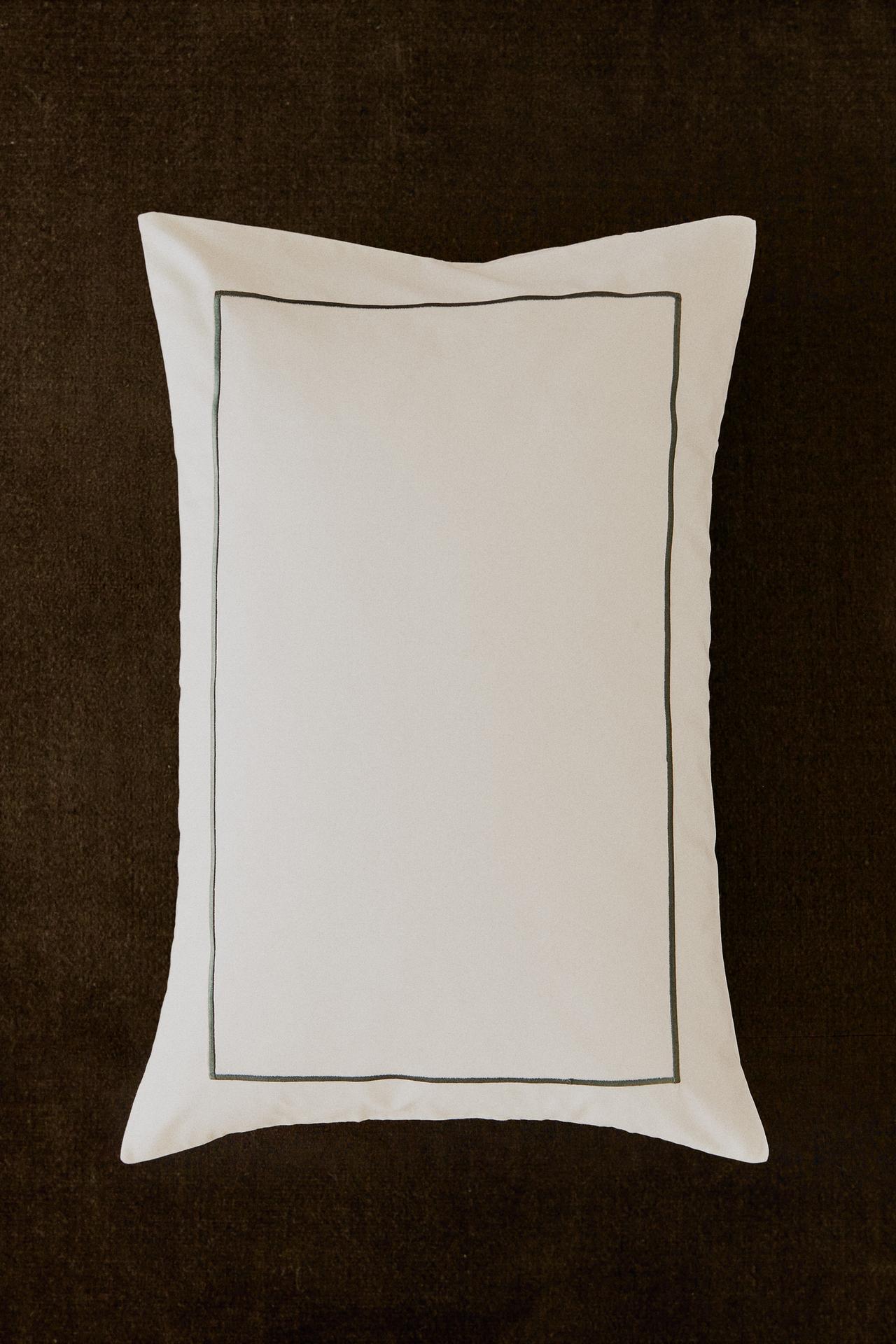 Christmas Piping Sateen Duvet Cover (300 Thread Count)