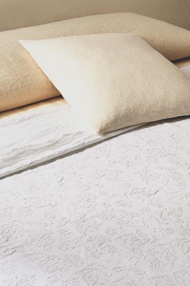 Zara FLORAL JACQUARD BEDSPREAD - White