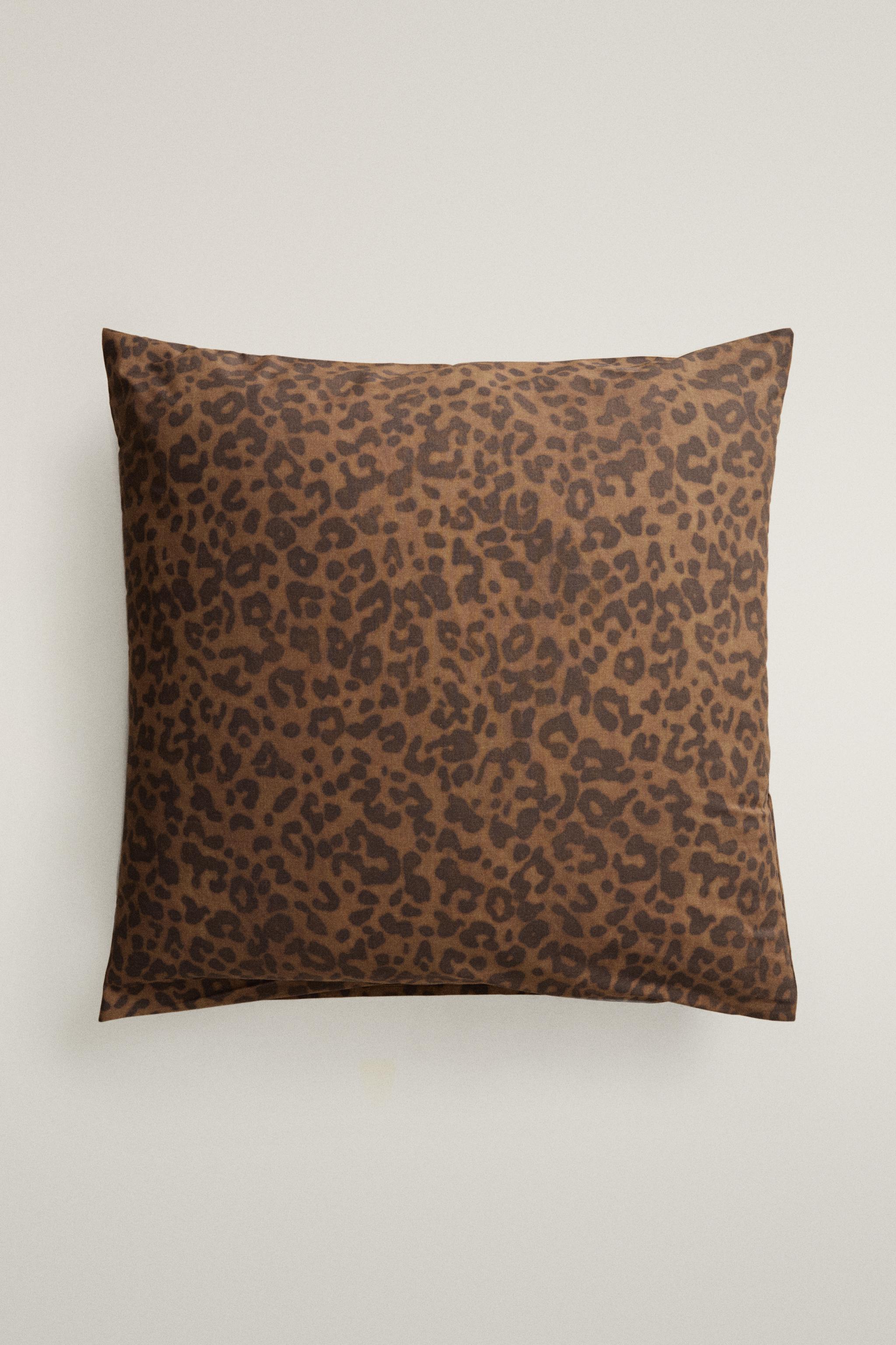 TAIE D’OREILLER LÉOPARD PERCALE (200 FILS)