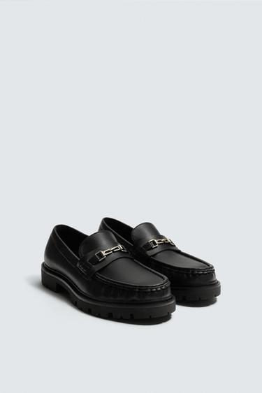 MOCASÍN APLIQUE METÁLICO - Negro de Zara