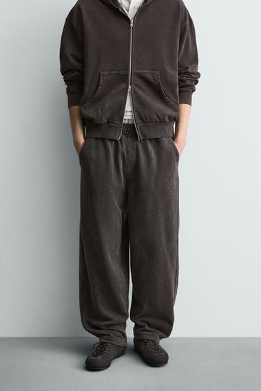 BALLOON-FIT JOGGINGHOSE IN VERWASCHENER OPTIK - Dunkelbraun von Zara