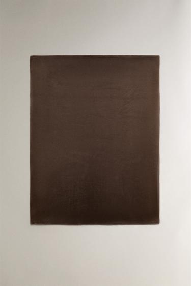 DOUBLE-FACED FAUX FUR THROW - مِحْمر الخاص بـ Zara