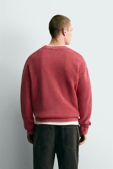 PULL STRUCTURÉ CANNELÉ DÉLAVÉ - Rouge de Zara - Image 2