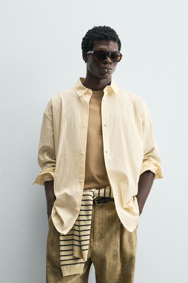 CAMISA COM ESTRUTURA LISTRADA - Cru / Bege da Zara