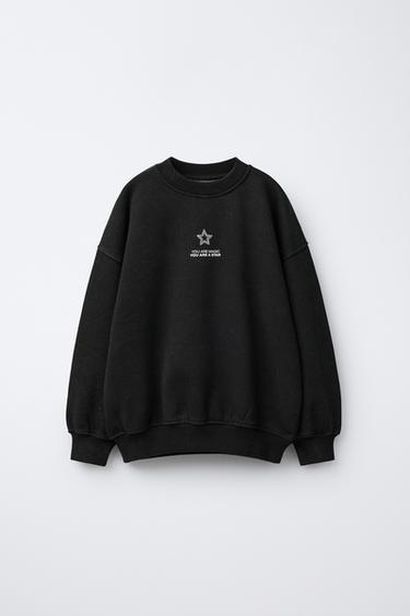 ТОЛСТОВКА С ПРИНТОМ «ЗВЕЗДЫ» И СТРАЗАМИ — АНТРАЦИТОВО-СЕРЫЙ от Zara — изображение 0