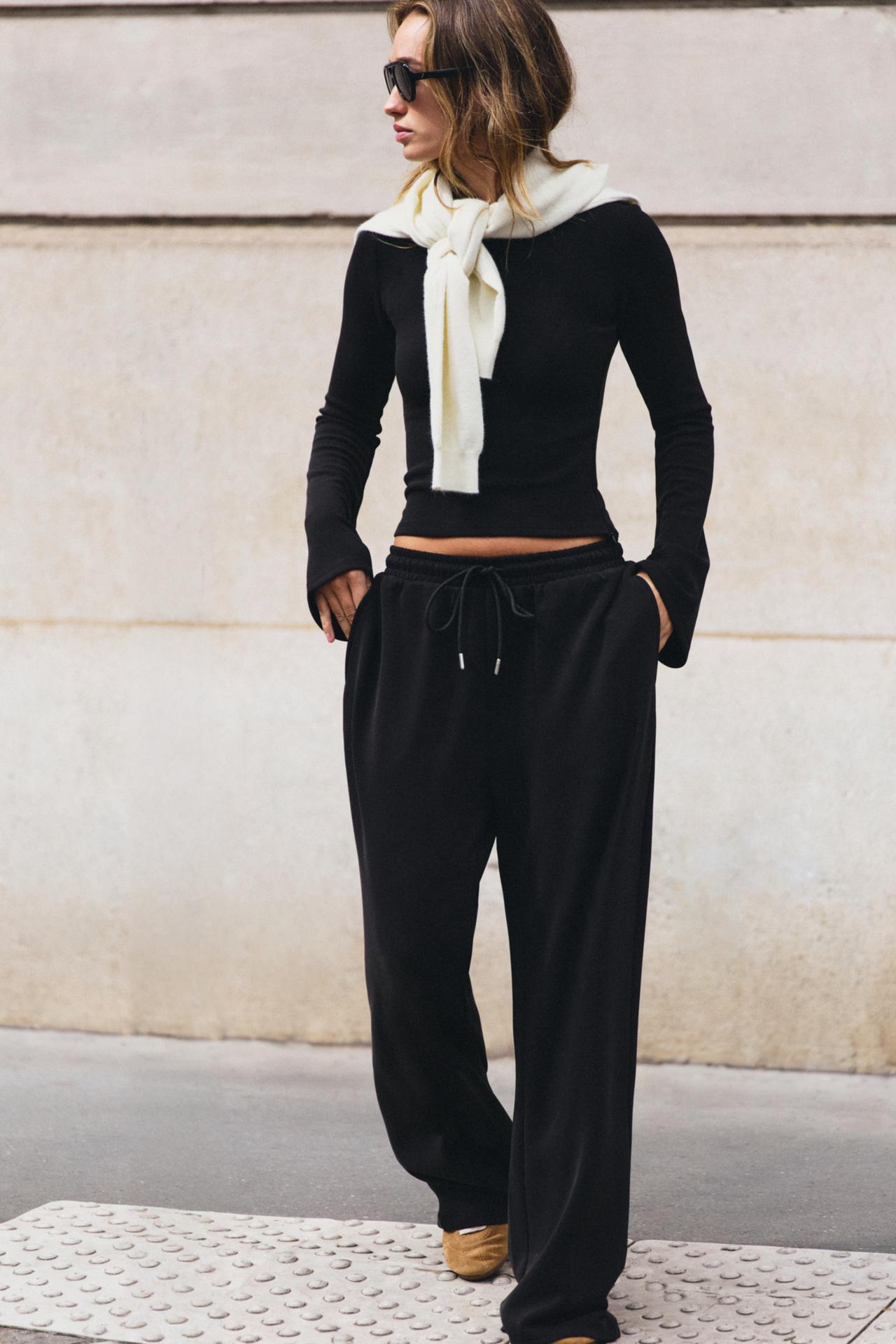 T-SHIRT AND TROUSERS SET
