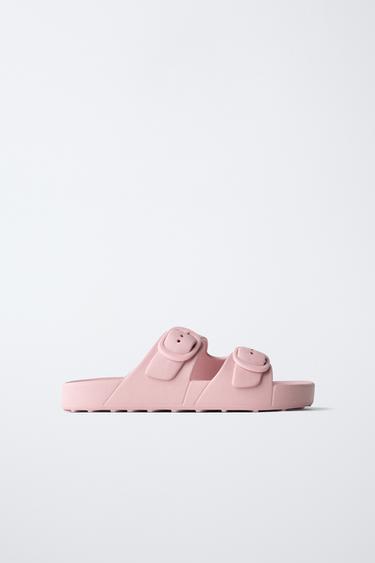 SANDALES EN CAOUTCHOUC À BOUCLES - Rose de Zara