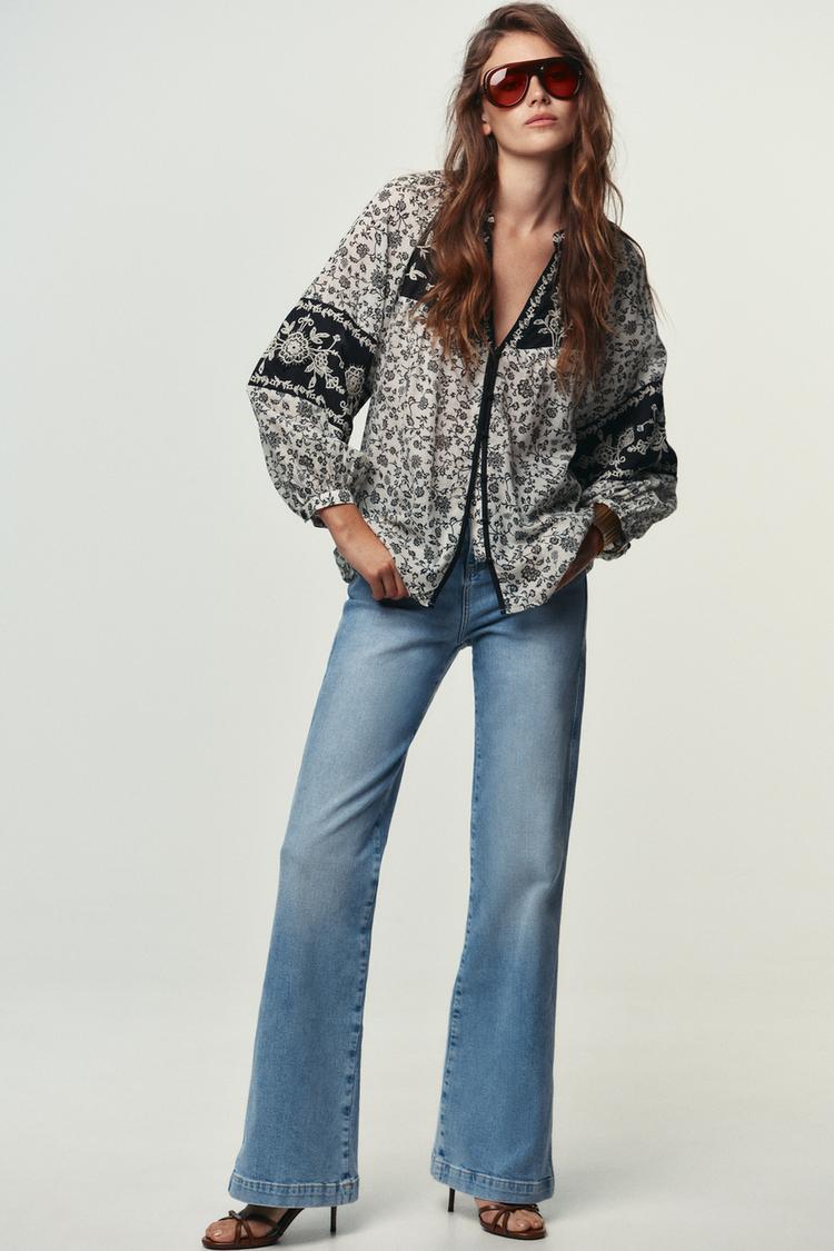 BLUSE MIT STICKEREI, SCHMUCKPERLEN UND BLUMENPRINT Bunt ZARA