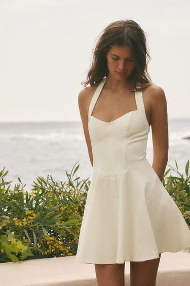 GAUN HALTER BERGELOMBANG - Putih pudar dari Zara