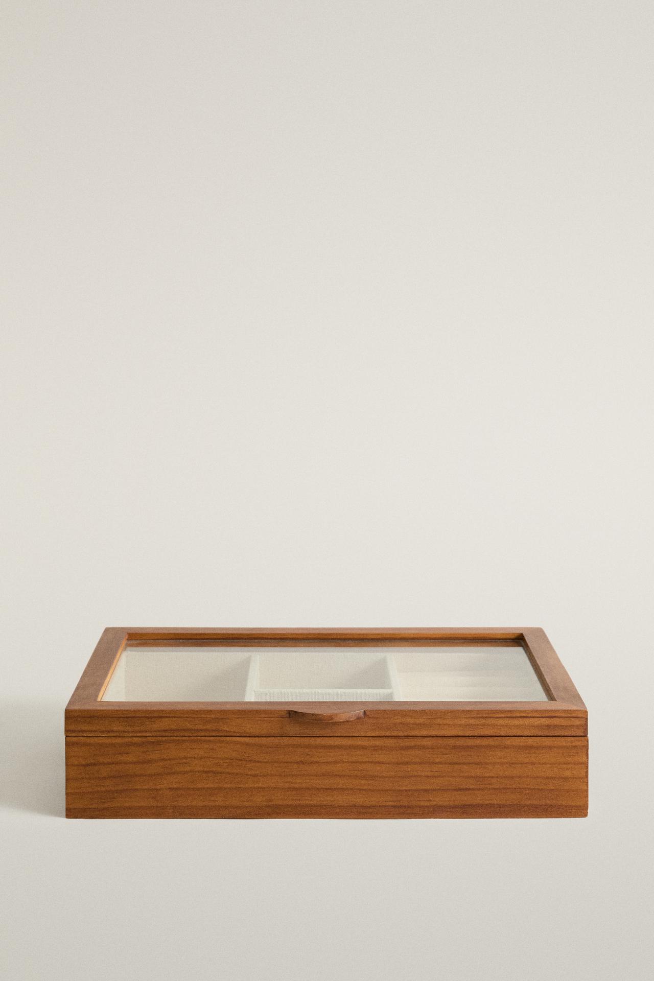 WOODEN JEWELLERY BOX — Brown