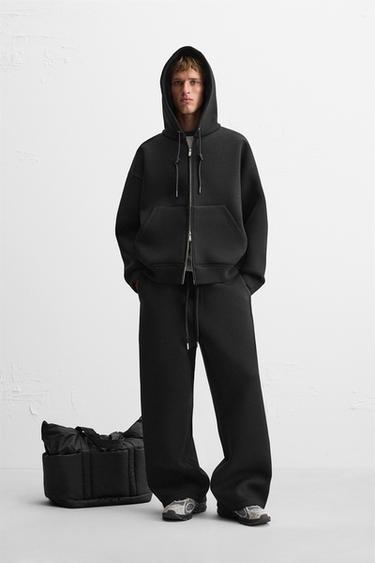 SUDADERA CAPUCHA CREMALLERA TÉCNICA - Negro de Zara - Imagen 0