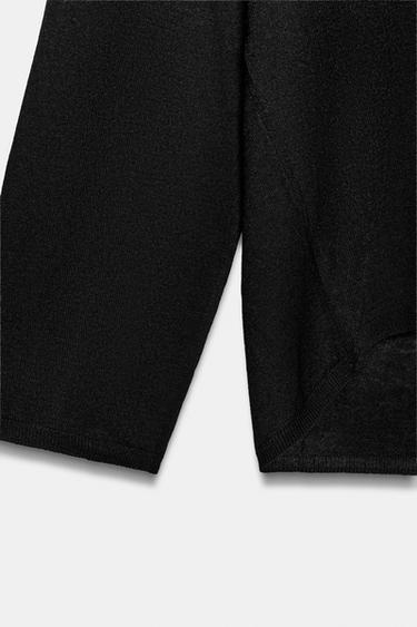PULL EN MAILLE FINE À COL EN V - Noir de Zara - Image 7