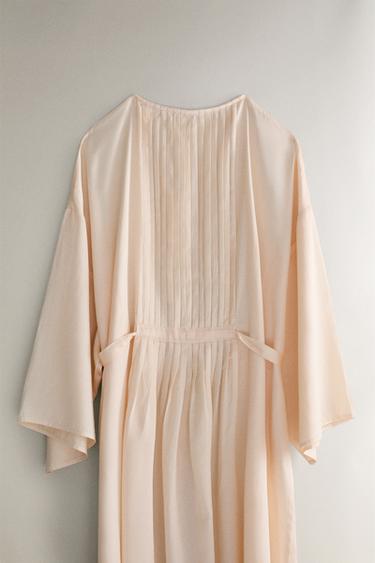 ROBE DE CHAMBRE SATIN PLISSÉ - Rose pâle de Zara - Image 4