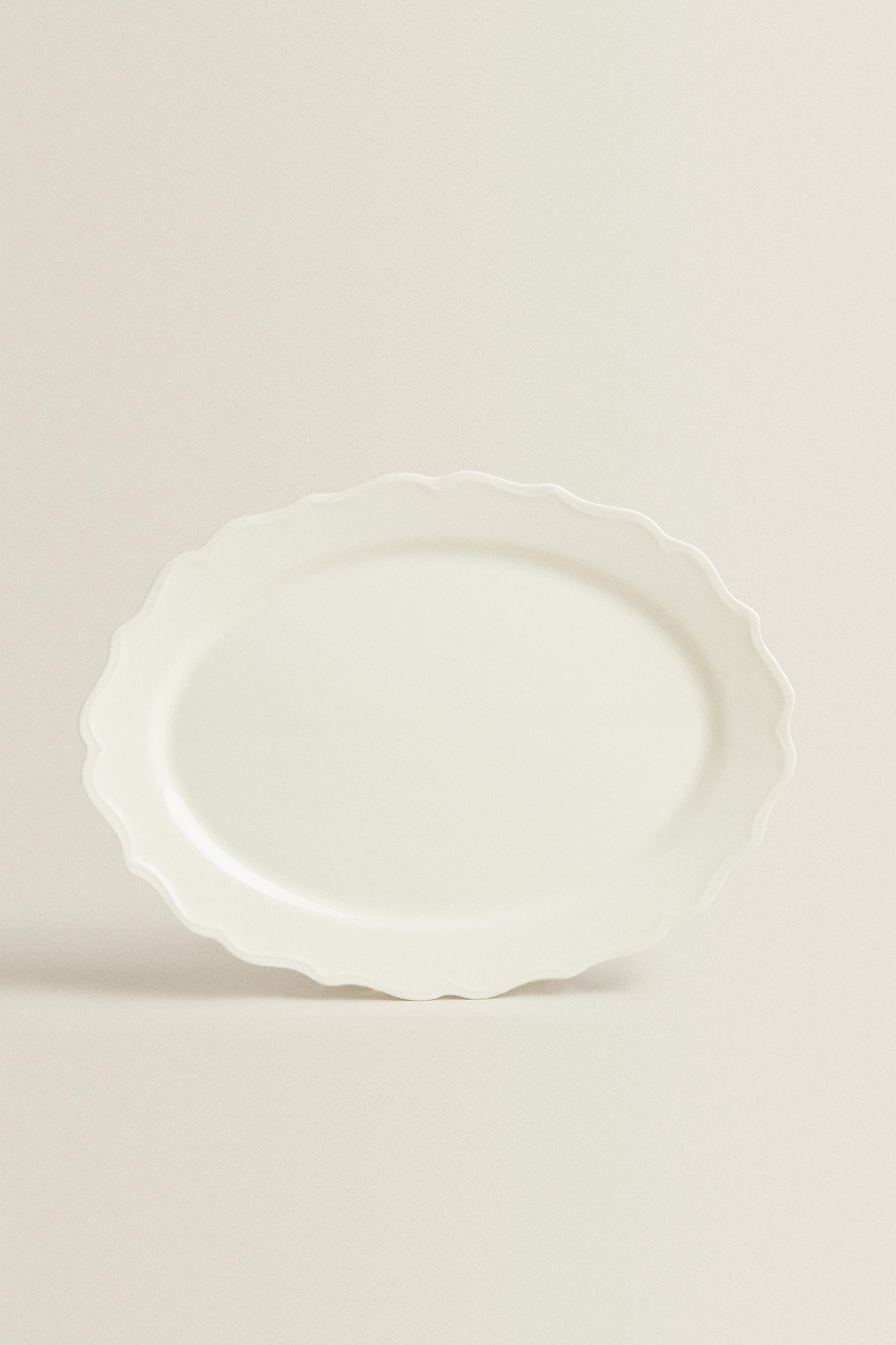 Dinner plates 2024 with raised edges