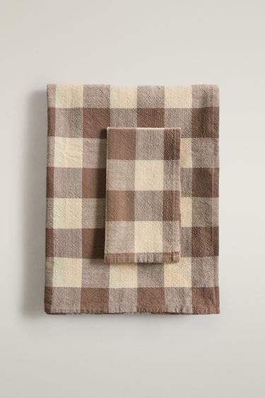YARN-DYED CHECK TABLECLOTH - وردي الخاص بـ Zara