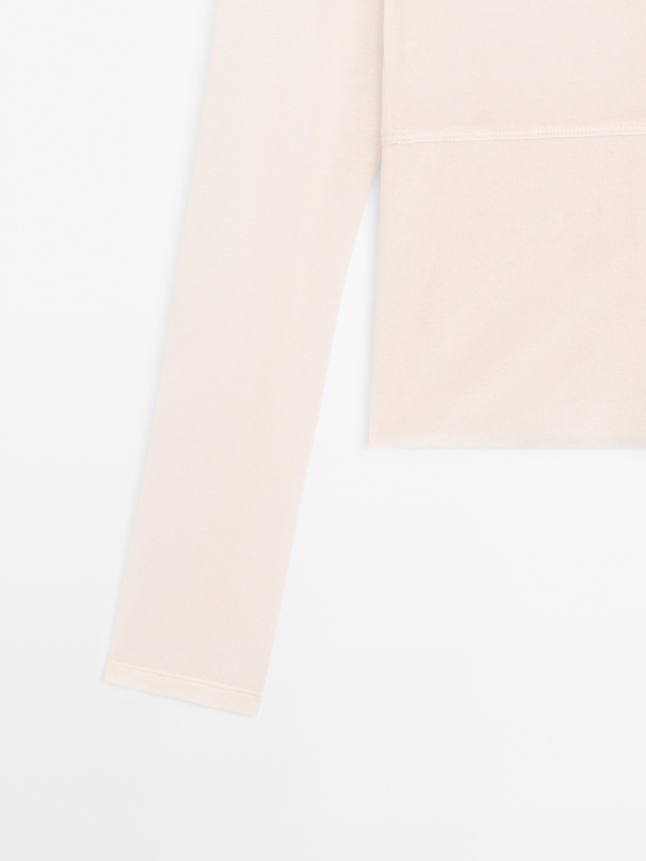 Fine T-shirt with seam details - Studio